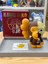 Kaws Bape 解剖 Baby Milo 棕色版。